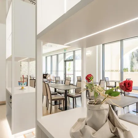 Hotiday Centro Storico Hotel 4*