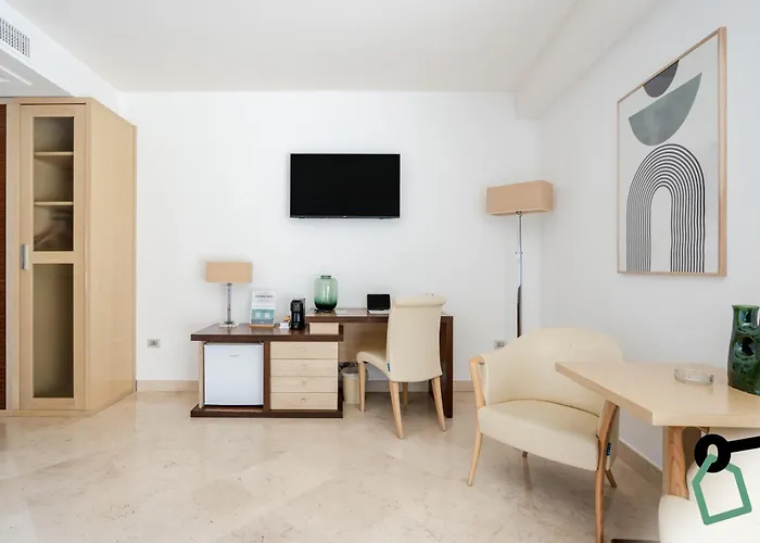 Hotiday Centro Storico 4* Otrante