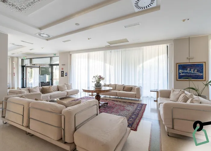 Hotel Hotiday Centro Storico 4*