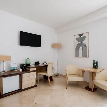 호텔 Hotiday Centro Storico