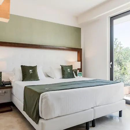 Ξενοδοχείο Hotiday Centro Storico 4*