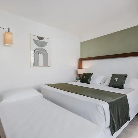 Hotiday Centro Storico 호텔 4*