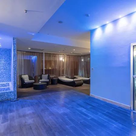 Отель Hotiday Centro Storico 4*