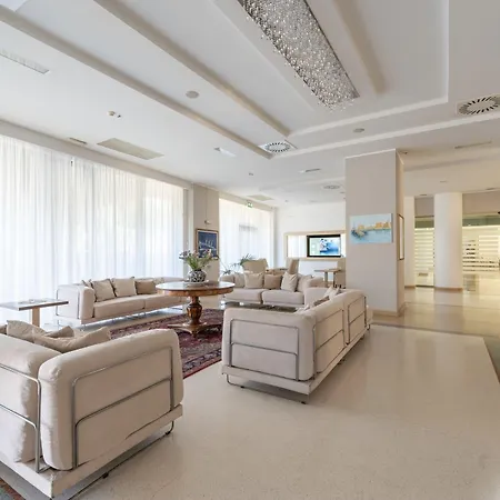 Hotiday Centro Storico 4* Отранто