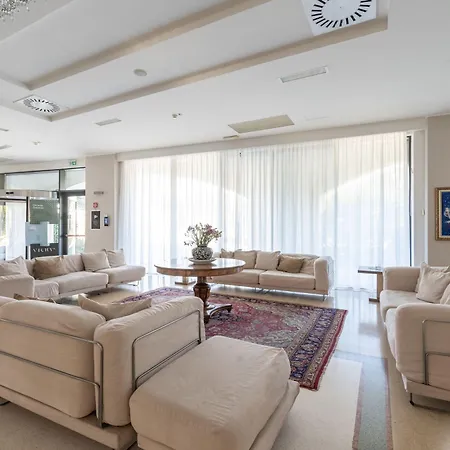 Отель Hotiday Centro Storico 4*