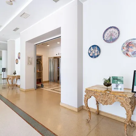 Hotiday Centro Storico Hotel