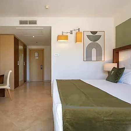 Hotiday Centro Storico 4* Οτράντο