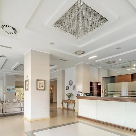 Hotiday Centro Storico Отель 4*