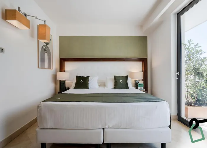 Hotiday Centro Storico מלון 4*