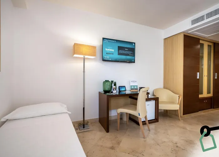 Hotel Hotiday Centro Storico 4*