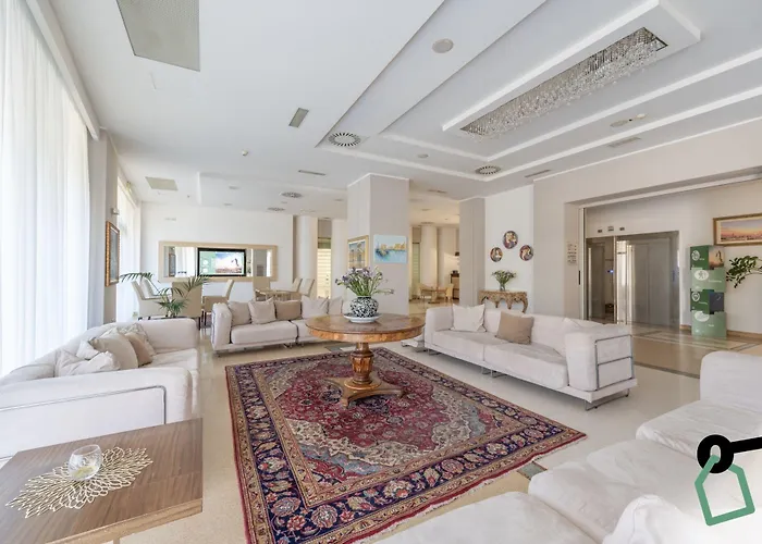 Hotiday Centro Storico מלון